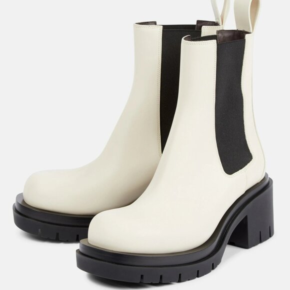 NIB Bottega Veneta - Lug leather Chelsea boots SEA SALT - Picture 1 of 6